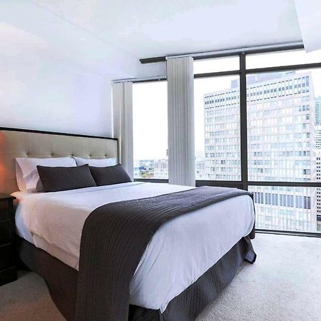 Altitude Suites Bay Street - Holiday Bonus - Free Parking Торонто Экстерьер фото