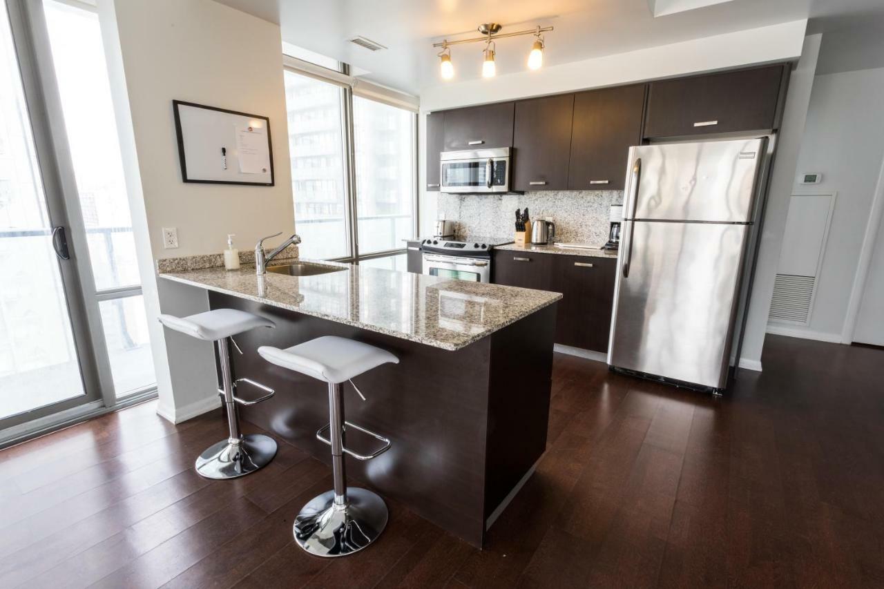 Altitude Suites Bay Street - Holiday Bonus - Free Parking Торонто Экстерьер фото