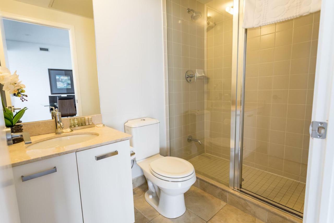Altitude Suites Bay Street - Holiday Bonus - Free Parking Торонто Экстерьер фото