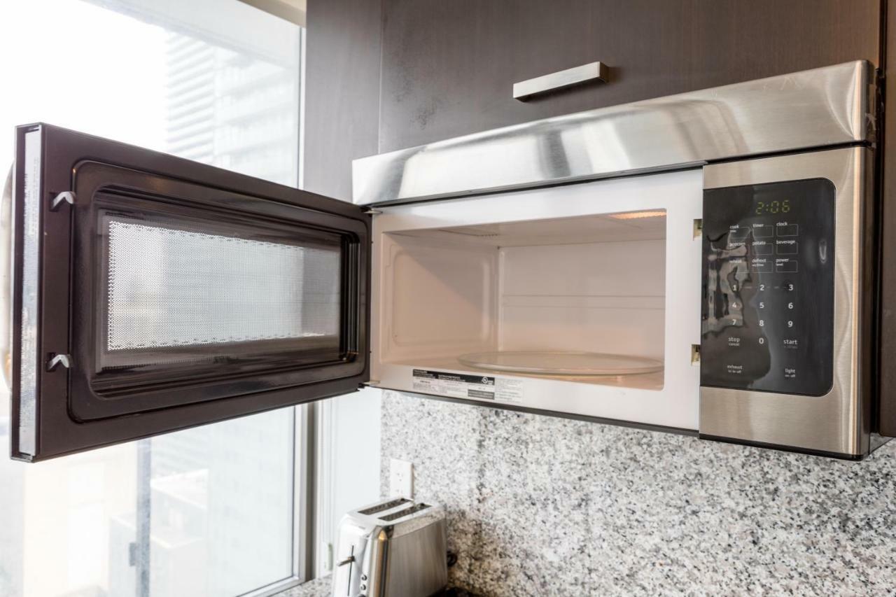 Altitude Suites Bay Street - Holiday Bonus - Free Parking Торонто Экстерьер фото