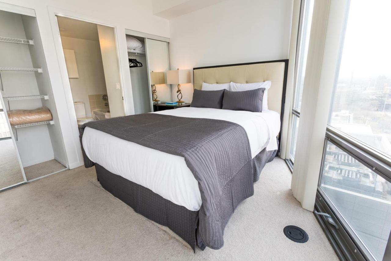 Altitude Suites Bay Street - Holiday Bonus - Free Parking Торонто Экстерьер фото
